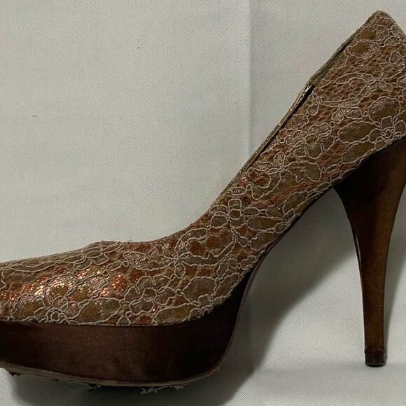 Zigi Soho - Nude and Gold Lace Heels - Picture 4 of 5